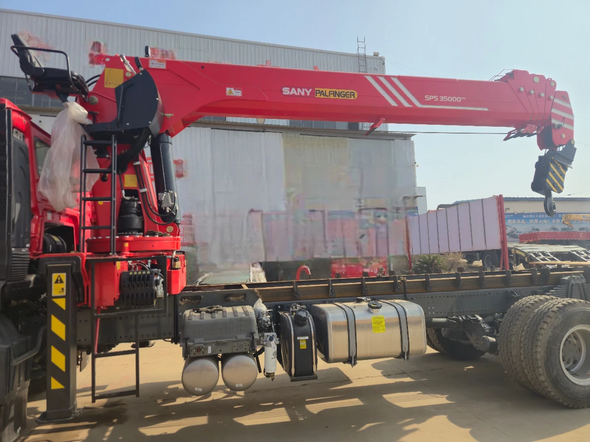 HOWO 6x4 Palfinger 14 Ton Straight Boom Truck Mounted Crane 3